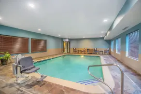 Holiday Inn Express Hotel Howe / Sturgis by IHG - Piscina