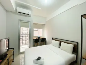 Chic And Cozy Studio Apartment At Transpark Juanda Bekasi - Værelse