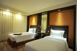 Hampton by Hilton Vadodara-Alkapuri - Room