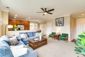 6 Mi to Dtwn Reno: Mtn-view Retreat w/ Fireplace! - Interior