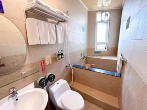Li Quan Hot Spring Resort - Bathroom
