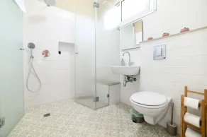 YalaRent Valley view complex In Merhavia with Private heated Pool - Badezimmer