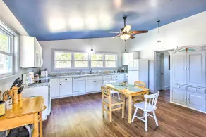 'granvilles Blue Cottage' Porch & River View! - Intérieur