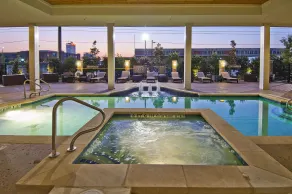 Hotel Indigo Waco by IHG - Piscine