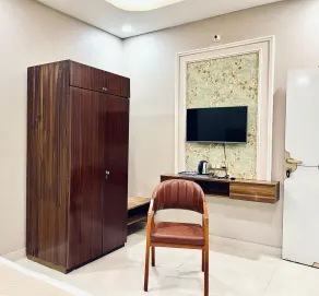 Siyavar Palace - Room