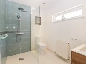Landhaus mit Garten - Badezimmer