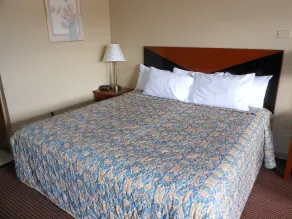 McClellan Inn - Chambre