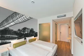 Super 8 by Wyndham Oberhausen am Centro - Room