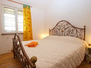 House 1295 - Room
