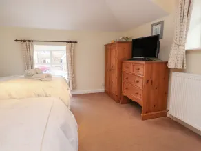 Coach House Cottage - Rum