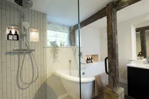 Gallops Cottage - Bathroom