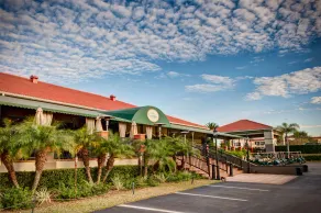 Emerald Greens Hotel Condo Resort - Restaurang