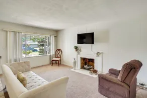 12 Mi to Dtwn LA: Family Home w/ Patio + Yard! - Intérieur