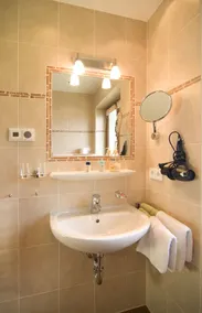 Haus Christl Reit im Winkl, Kostenloser Parkplatz, Spülmaschine, 5 Minuten zum Ortszentrum, ruhige Lage, Wlan - Bathroom