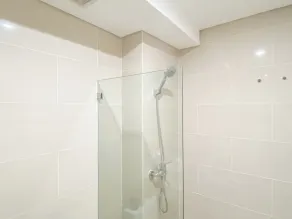 Cozy Studio Daan Mogot City Apartment - Bathroom