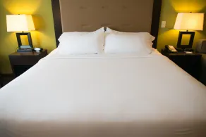 Holiday Inn Express & Suites Northwood by IHG - Room
