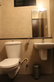 Hotel Karpagam International - Bathroom