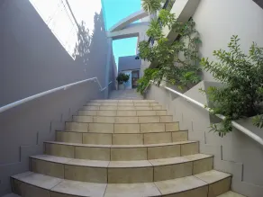 Balfour Place Guesthouse - Interior entrance