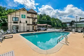 Quality Inn - Pool
