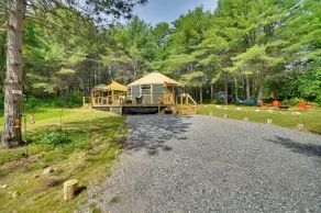 Unique Yurt Cabin Experience in Woods w/ Hot Tub - Interior