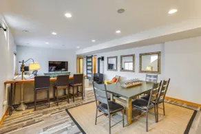 Outdoor Oasis: Luxe Flat in Mt Horeb! - Innenbereich