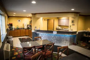 Regency Inn & Suites - Lobby