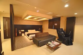 HOTEL LET'S - Room