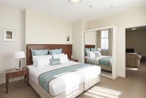 Launceston Central Apartment Hotel Official - Room