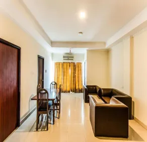 Blossoms Hotel & Service Apartments - Chambre