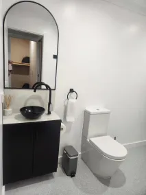 Glenwood Tourist Park & Motel - Bathroom