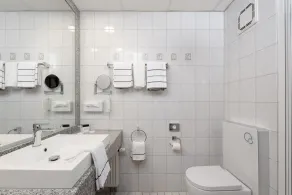 NOVINA HOTEL Südwestpark - Salle de bain