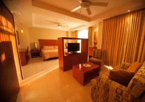Hotel Magno Tepatitlán - Room