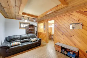 Love Shack Retreat: Cabin w/ Deck & Yard! - Innenbereich