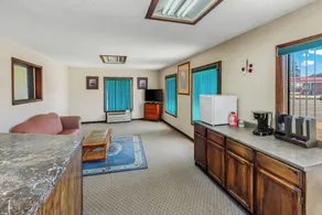 DELUXE INN - Reception