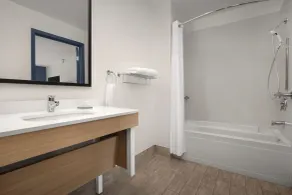 Spark by Hilton San Jose Airport - Habitación