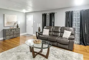 Walk to Tift Regional Health! Refined Home w/ Yard - Interiør