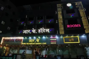 RK Hotel - Interior entrance
