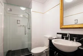 Adina Apartment Hotel Brisbane Anzac Square - Bathroom