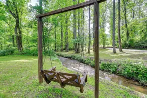 Creekside Retreat w/ Mtn Views in Lambsburg! - Interni