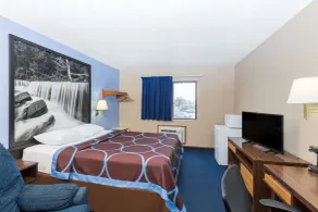Super 8 by Wyndham Manhattan KS - Chambre