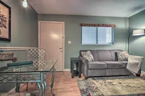 Lovely condo w/ indoor pool *only steps to parkway - Innvendig