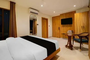 Super Townhouse Patel Nagar Near Saharanpur Chowk Dehradun Formerly Calista Square - Rom