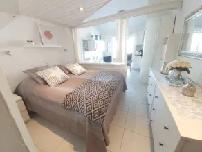 Central Sea View Apartment - Rom