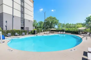 Holiday Inn Express Atlanta Galleria-Ballpark Area by IHG - Piscine