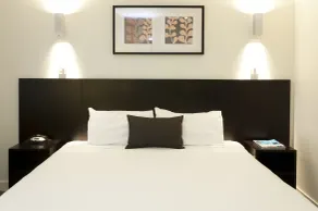 Causeway 353 Hotel - Room