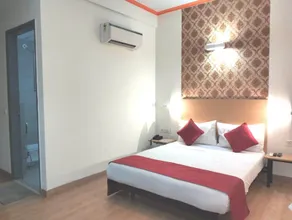 Hotel Noida Express - Room