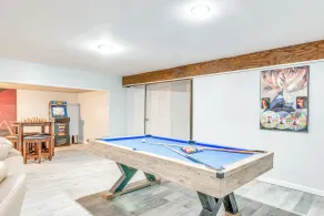 Poconos Group Getaway w/ Game Room + Fire Pit! - Interiör