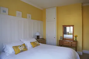 Holly Tree House - Room