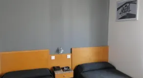 Hostal Lami - Chambre