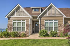 Elegant Lakefront Gem w/ Dock + Sunset Views! - Interiör